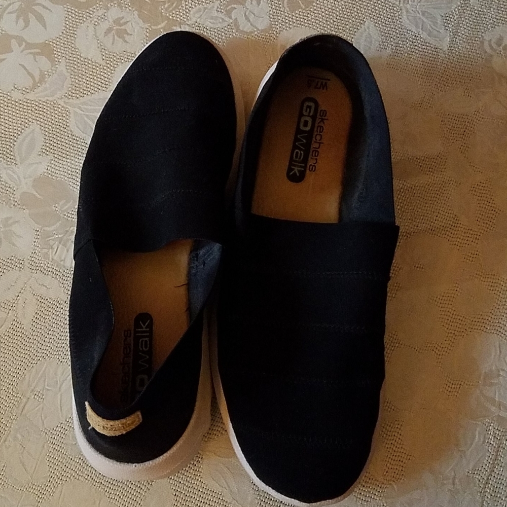 Skechers Go Walk
